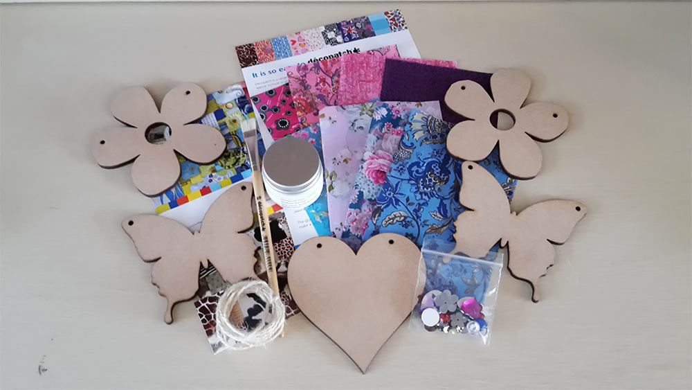 Decopatch Heart, Flowers and Butterfly Bunting Kit