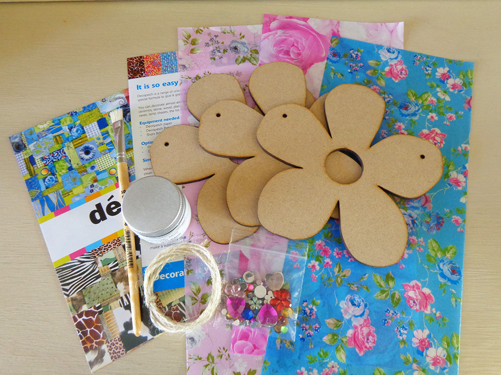 Decopatch Large Flower Bunting Kit